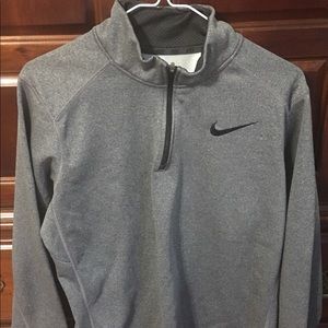Nike Therma-Fit Sweatshirt